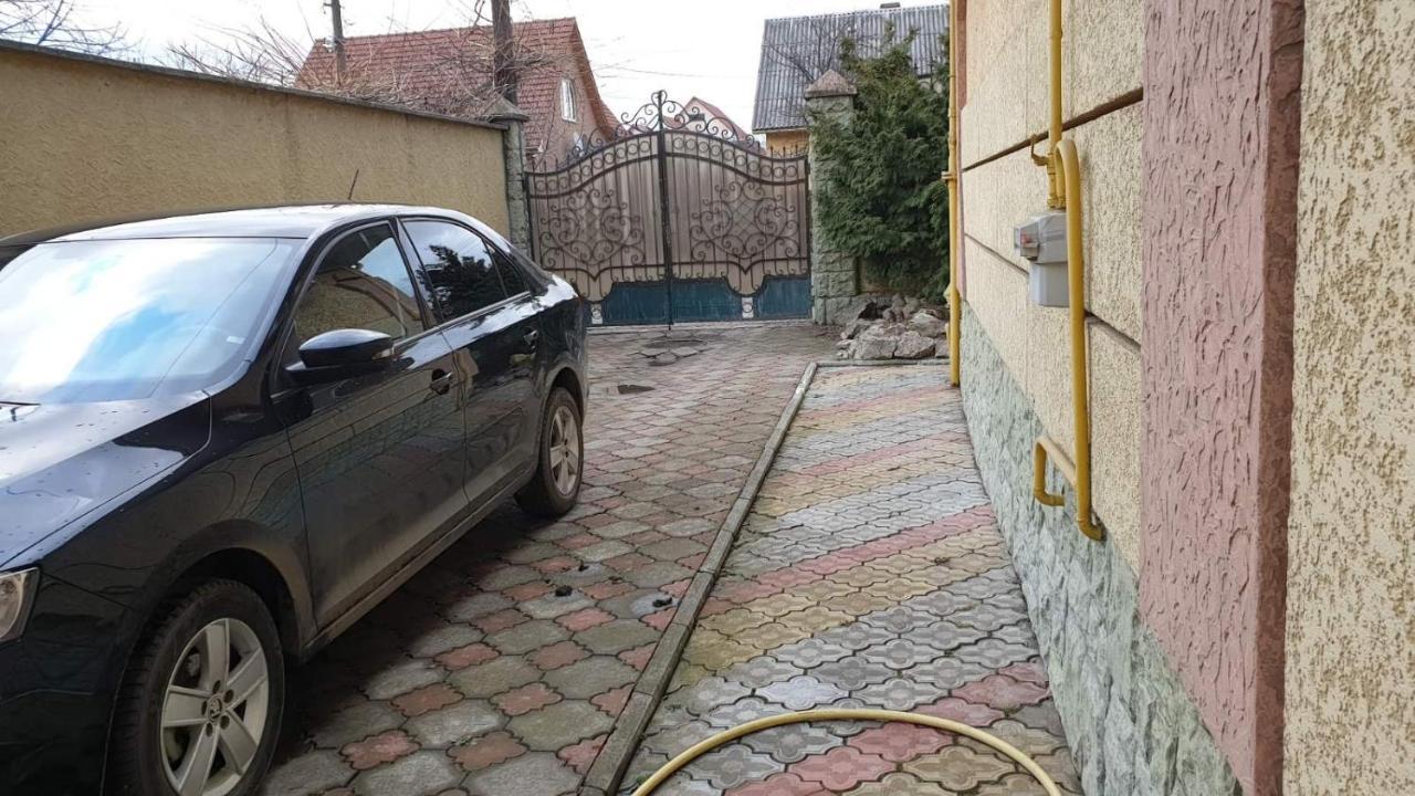 Villa Viktoria Úzhgorod Exterior foto